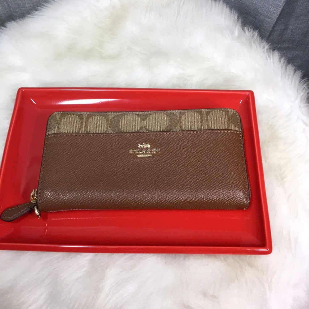 Coach Wallet - Picture 11 of 12